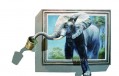 Elefante bebiendo fuera del marco 3D.